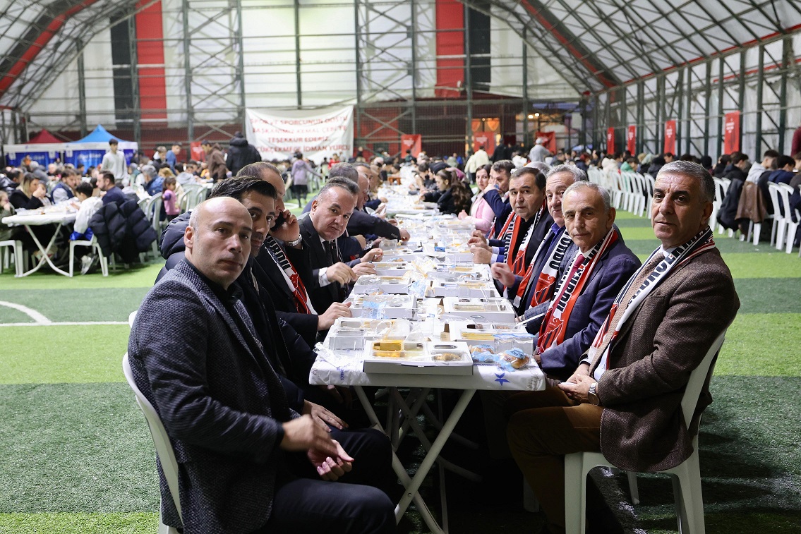 Şampiyon Küçükçekmece İdman Yurdu iftarda buluştu