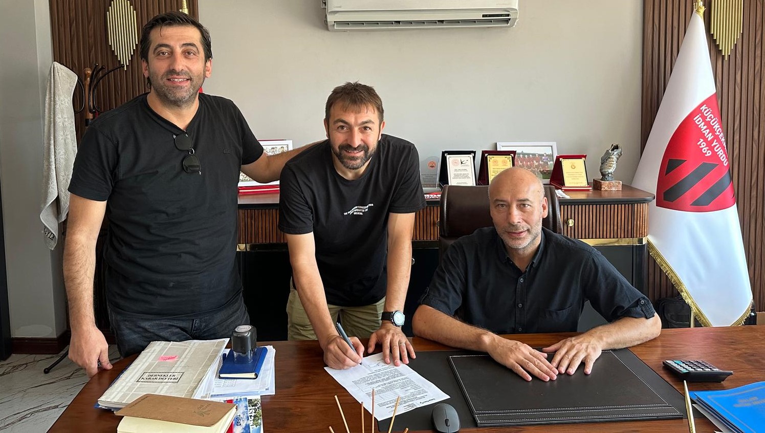 Küçükçekmece İdman Yurdu'nda kaptan imzayı attı