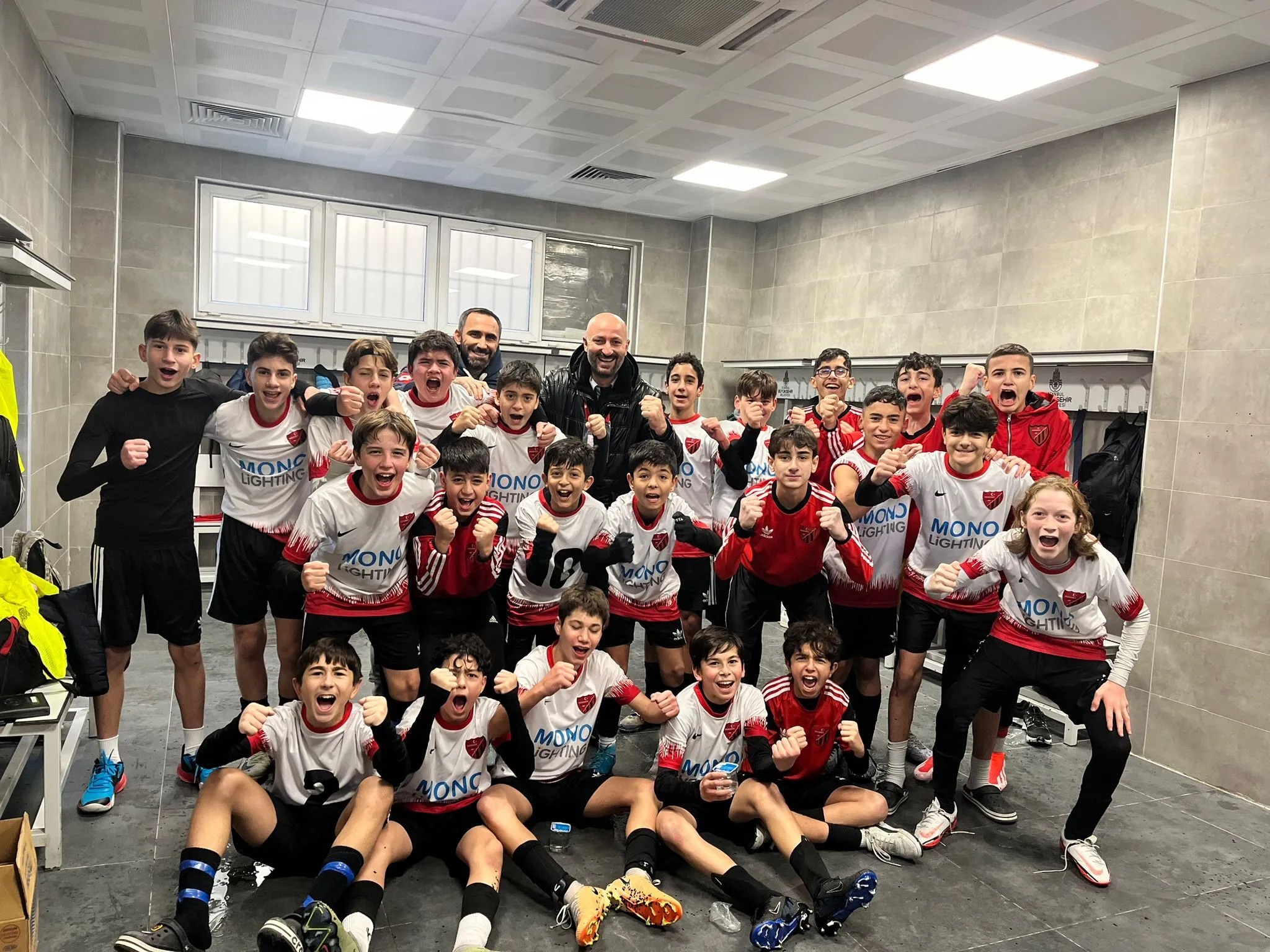 Yenilgisiz şampiyon Küçükçekmece İdman Yurdu tarih yazdı!